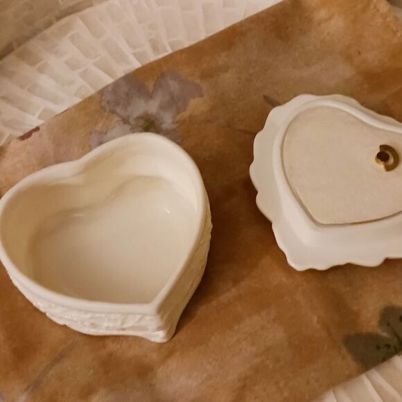 Heart Shaped Musical Trinket Holder, Keepsake Holder - Picture 13 of 13